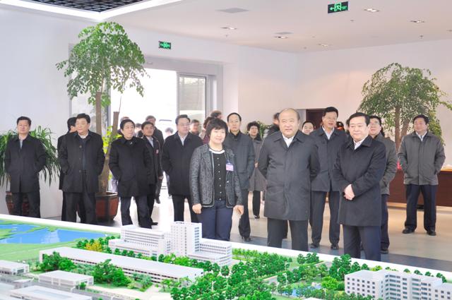 市委書記、市人大常委會主任張少軍（右二）一行來我公司參觀時的情景
